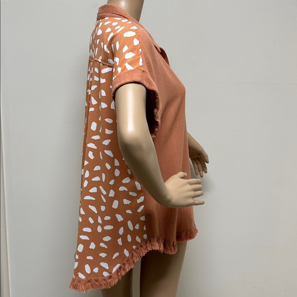 Umgee Terracotta Short Sleeve Linen Top with Off White Dot Pattern on the Back S